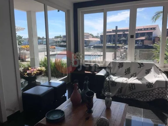 Imagem Mansão com deck para canal navegável, Ogiva - Cabo Frio