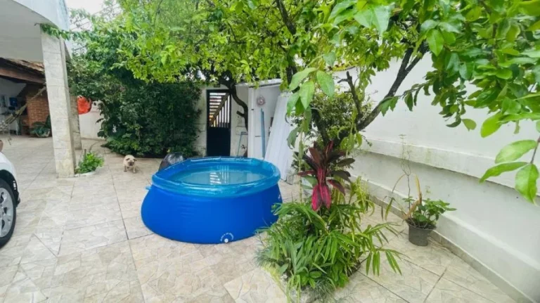 Imagem EXCELENTE CASA À VENDA NA OCIAN COM 3 DORMITÓRIOS 4 VAGAS!!!