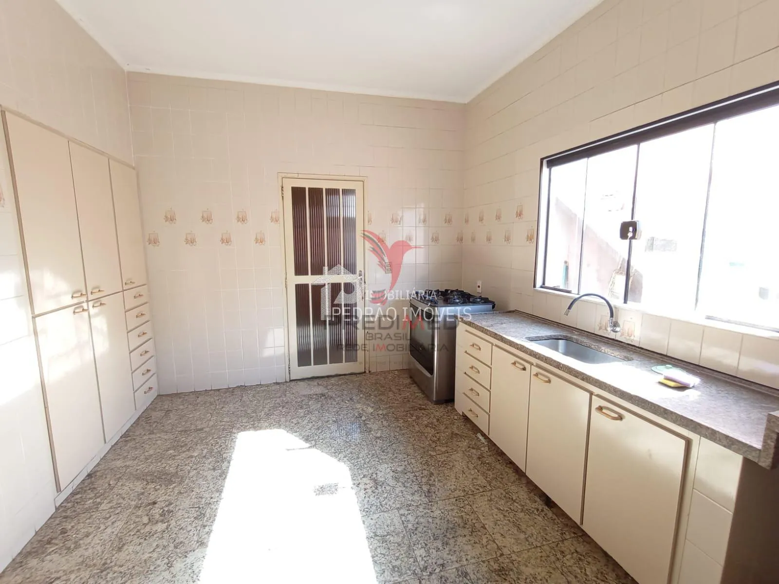 Imagem Casa de 4 quartos, 239m² no bairro Centro, em Lençóis Paulista