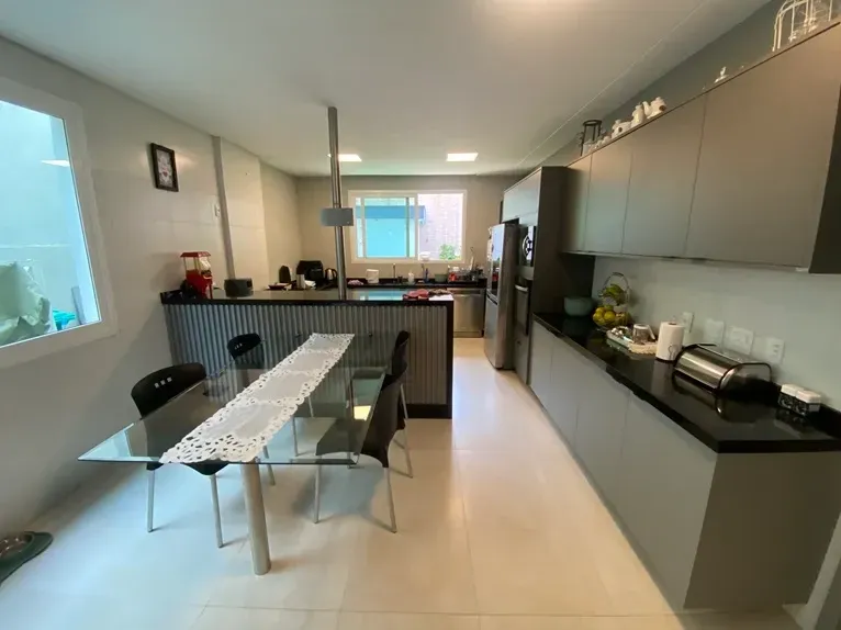 Imagem Casa com 5 Quartos à Venda, 500 m² em De Lourdes - Fortaleza
