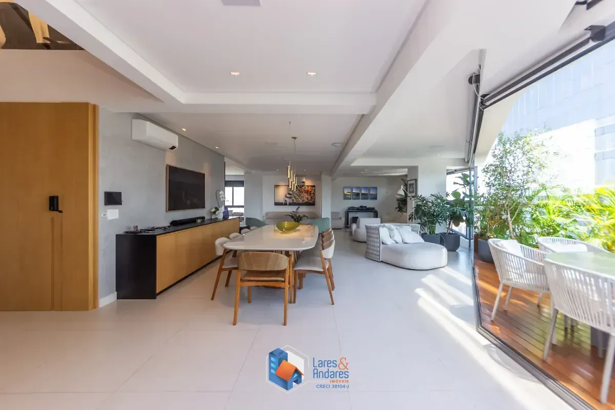 Imagem Duplex para venda em Chácara Santo Antônio com 4 quartos, sendo 4 suítes, 270m²