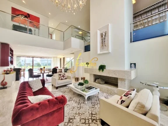 Imagem Casa condomínio com 05 suites e piscina aquecida