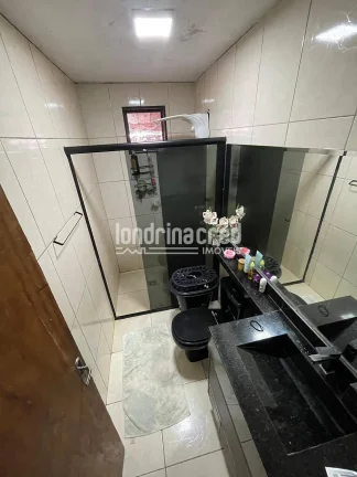 Imagem Casa à Venda na Zona Norte de Londrina com Piscina, 2 Quartos, Escritório e Excelente Localização Próxima à Av. Saul Elkind