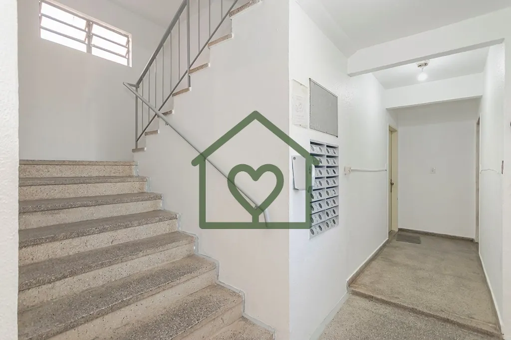Imagem Descubra o seu novo lar em Porto Alegre! Este apartamento à venda, situado na Rua Orfanotrófio, bl...