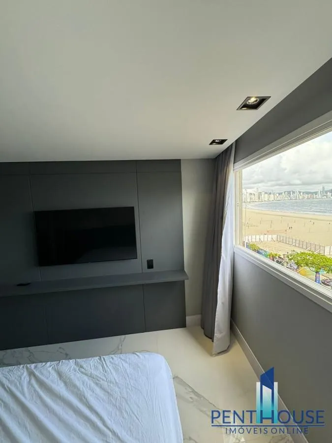 Imagem Apartamento Frente Mar para Venda em Balneário Camboriú, CENTRO, 4 dormitórios, 2 suítes, 4 banheiros, 1 vaga