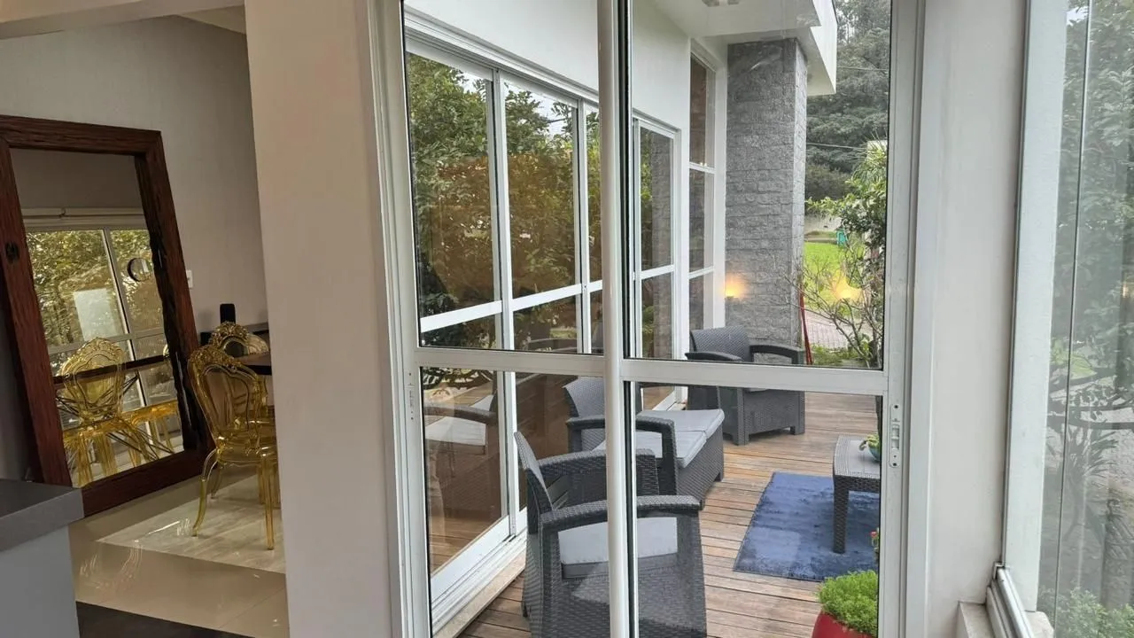 Imagem Casa de Condomínio em Hípica