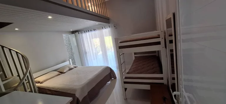 Imagem IMOVEL ESPETACULAR EM CONDOMINIO FECHADO COM TODA SEGURANÇA