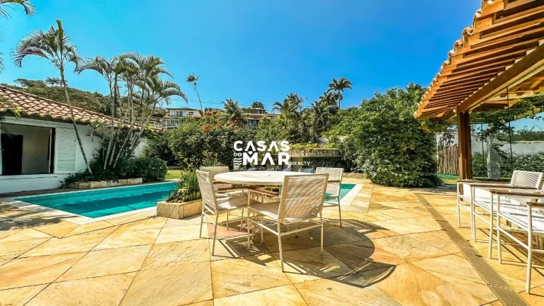 Imagem Casa Frente Mar para Temporada em Armação dos Búzios / RJ no bairro Ferradura
