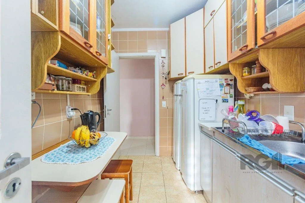Imagem Apartamento 2 dormitórios com 1 vaga no bairro Teresópolis em Porto Alegre