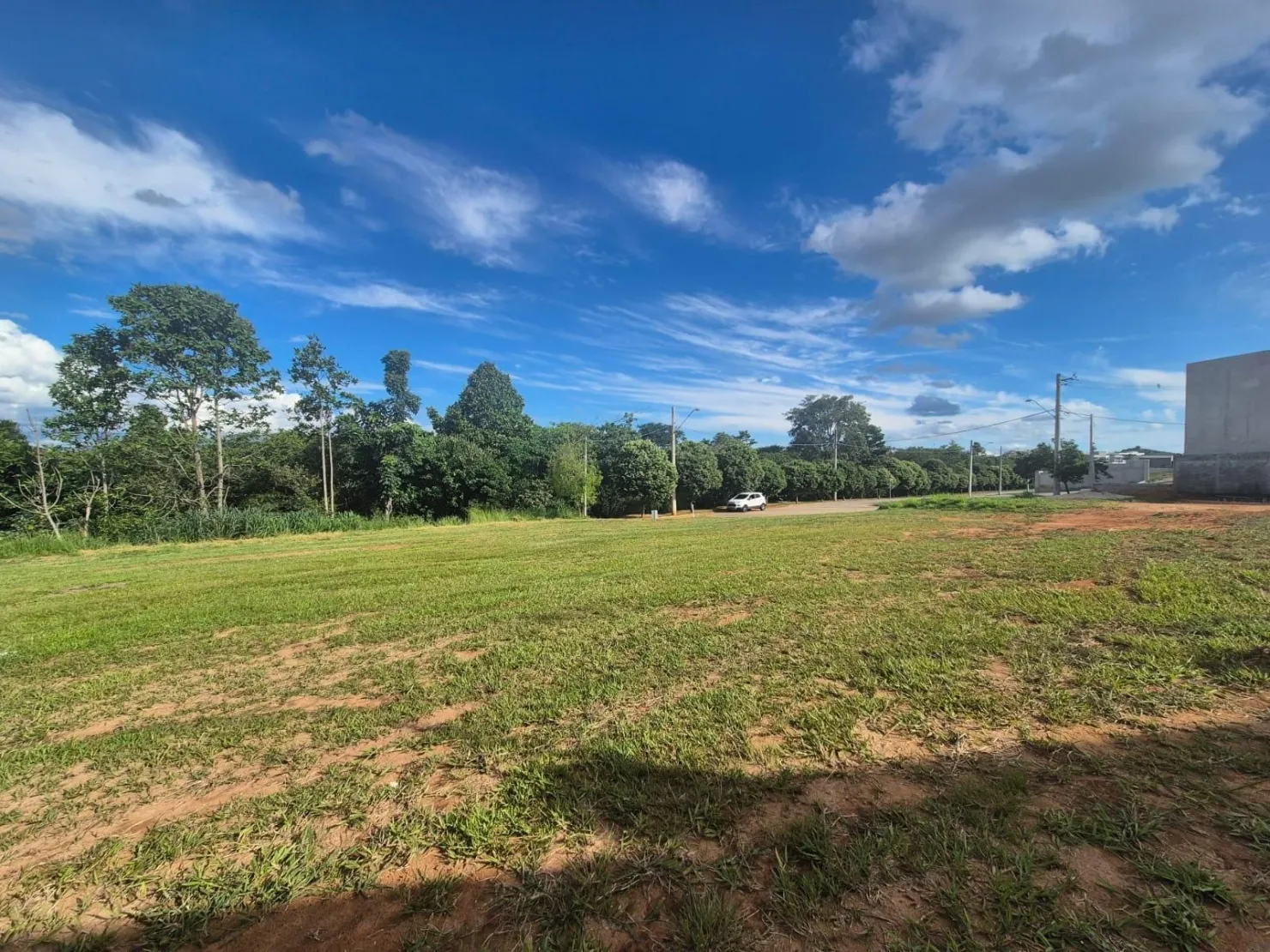 Imagem Terreno de 1219m² no Condomínio Colonial Village 2, ao Lado da Área Verde, em Localização Privilegiada!