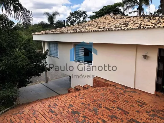 Imagem Casa à venda com ótima localização na Granja Viana