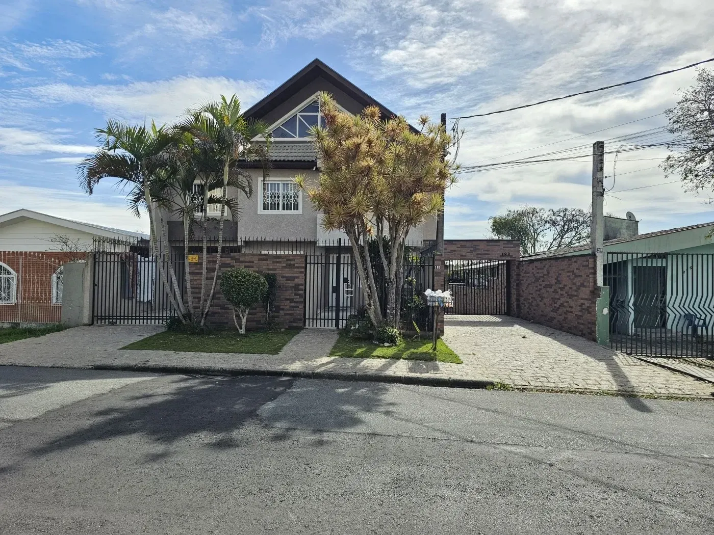 Foto do imóvel Sobrado com 3 Quartos à Venda, 151 m² em Rua Nossa Senhora de Nazaré, 183 - Boa Vista, Curitiba - PR