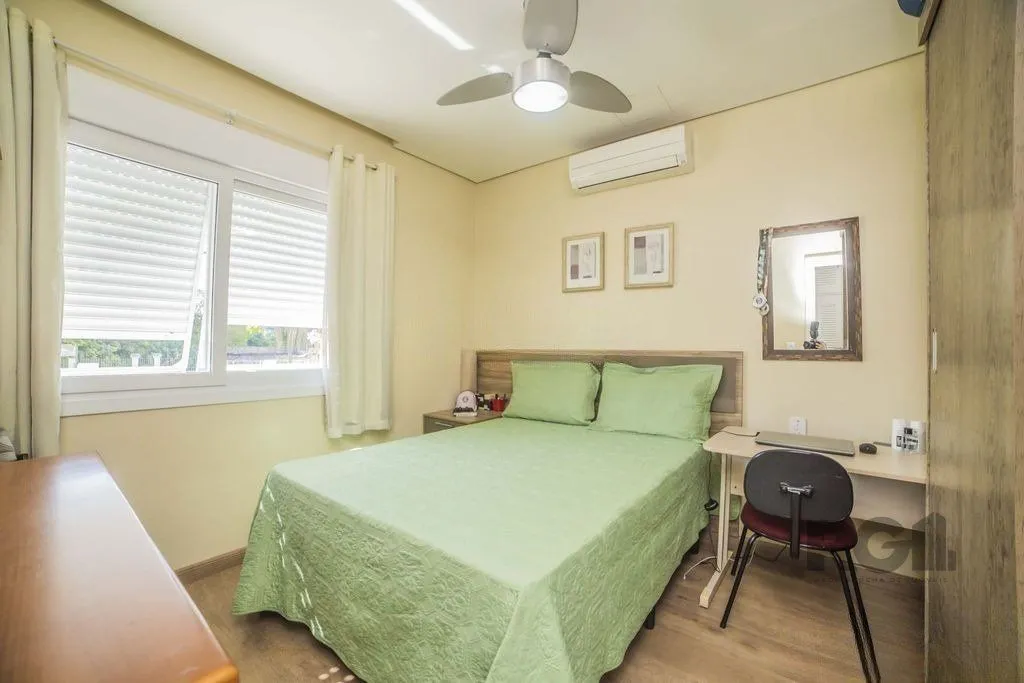 Imagem Casa de 4 dormitórios no bairro Glória