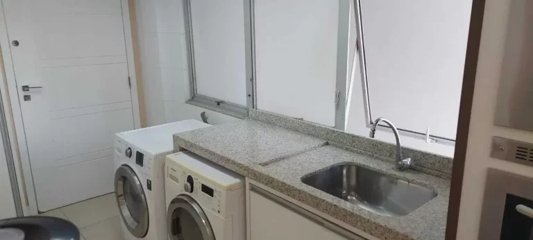 Imagem Apartamento com 3 dormitórios sendo 1 suíte e 1 vagas de garagem no Centro de Itajaí/SC