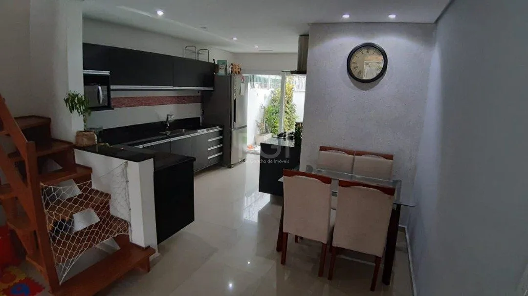 Imagem Casa para Venda - 157m², 3 dormitórios, sendo 3 suites, 2 vagas - Guarujá