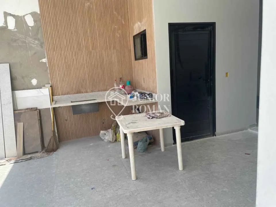 Imagem CASA ALTO PADRÃO COM 3 SUÍTES, 2 SALAS, PISCINA E GARAGEM PARA 2 CAMINHONETES - BAIRRO BANDEIRANTES - BARREIRAS/BA