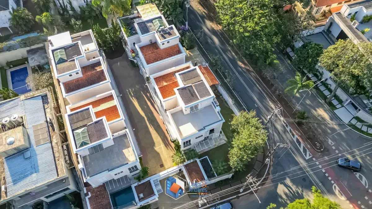 Imagem Casa no condomínio Condomínio Stephanie para venda com 4 quartos, sendo 2 suítes, 315m²