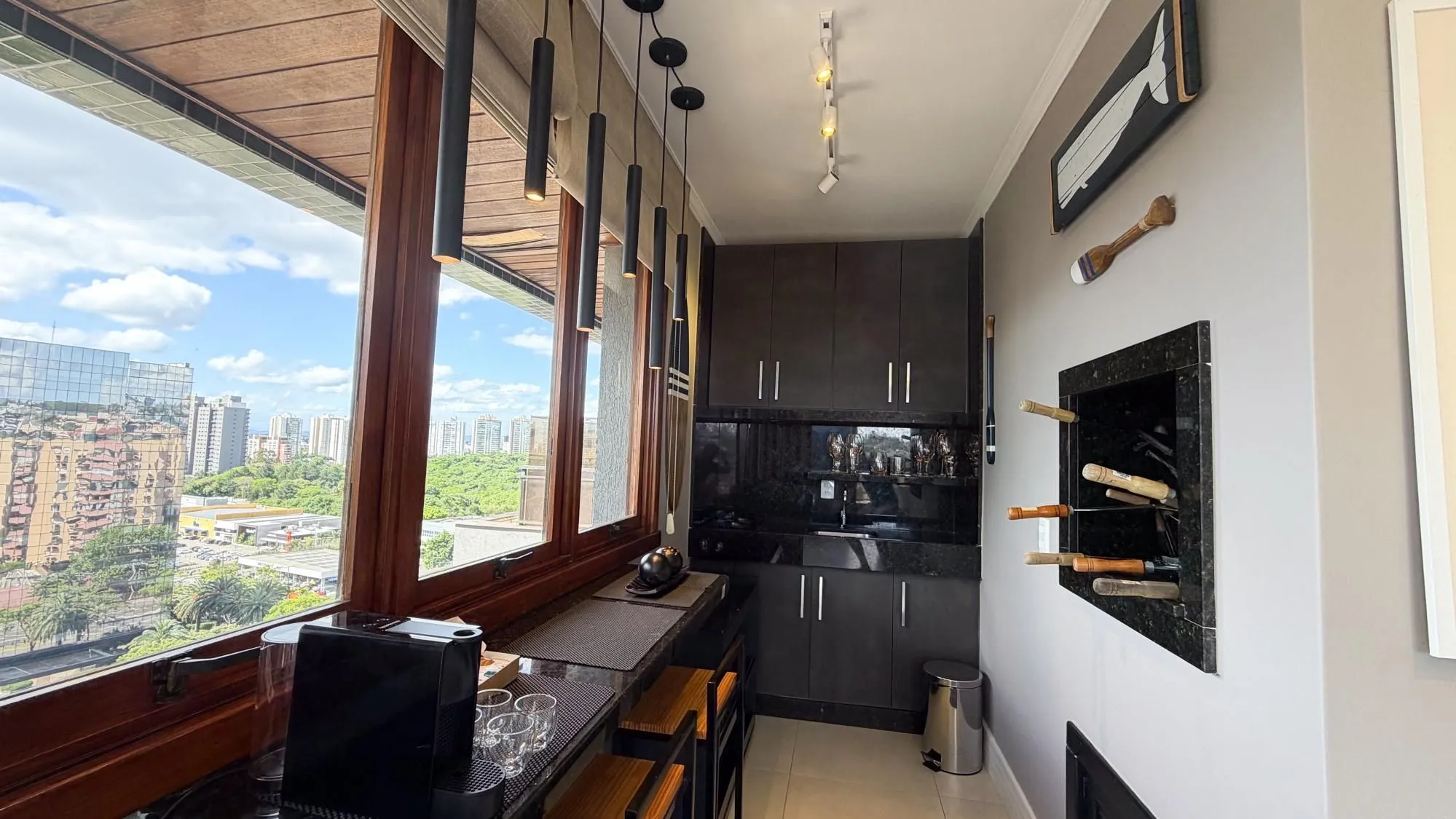 Imagem Vende-se linda cobertura com 3 quartos (1 suíte), 209m², 2 vagas e piscina - Três Figueiras