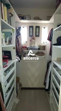 Imagem Casa à venda com 3 quartos 1 suíte, 243m² em Córrego Grande Florianópolis