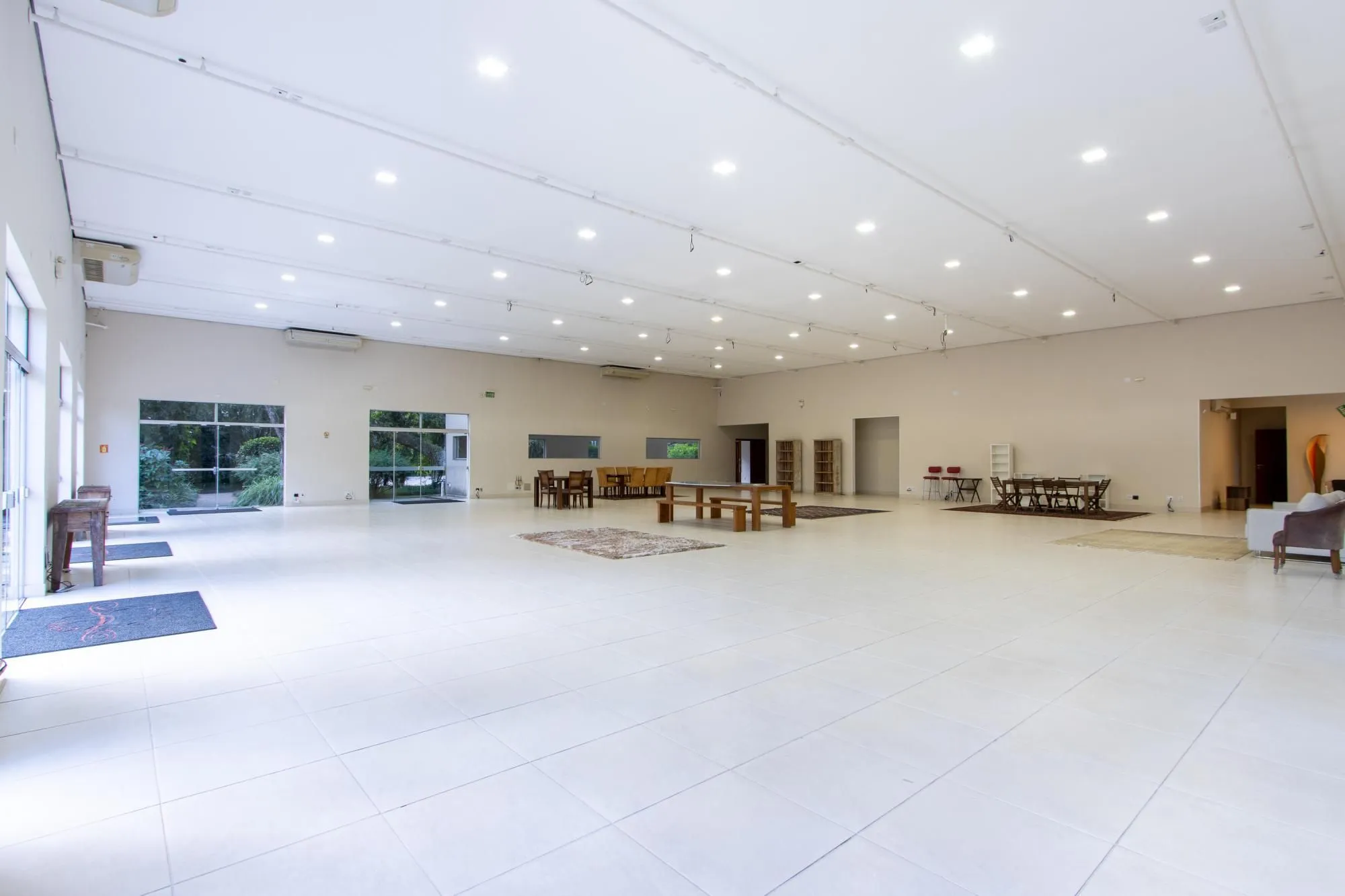 Imagem Outros para Venda - 1100m², 0 dormitórios, Belém Novo