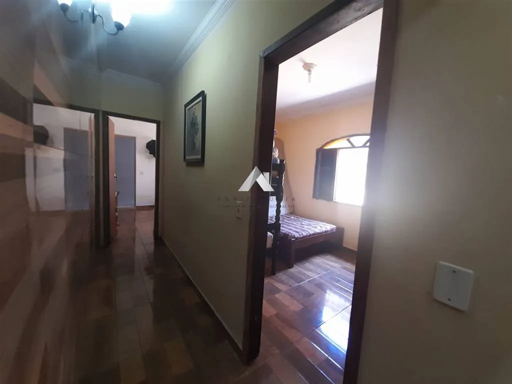 Imagem Casa na praia de Mongaguá bairro de moradores fixos, otima localização.