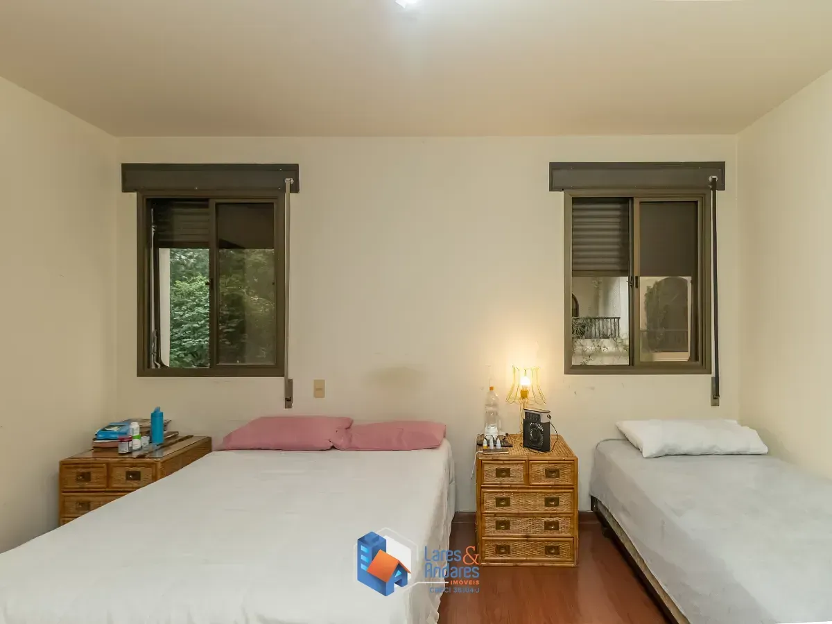 Imagem Apartamento para venda em Moema com 4 quartos, sendo 2 suítes, 170m²