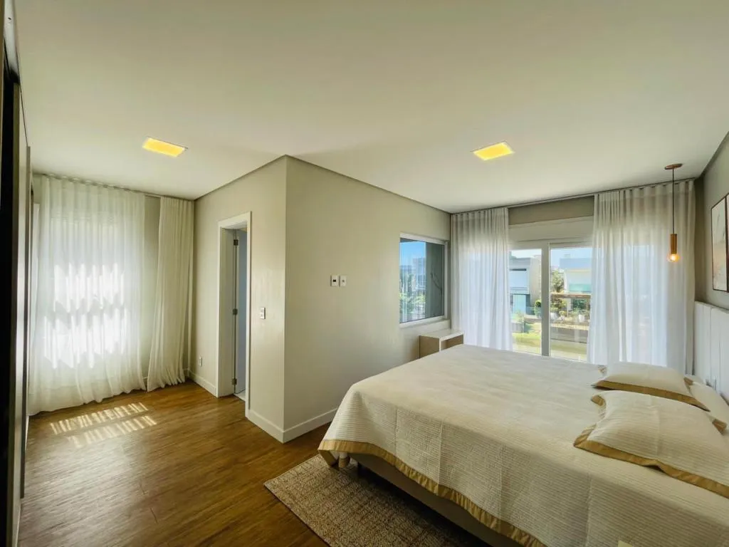 Imagem Casa em Condominio 5 Dormitórios - Bairro xangri-la