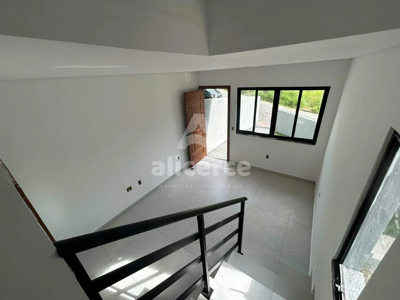 Imagem Sobrado à venda com 2 quartos , 47m² em Bela Vista Palhoça