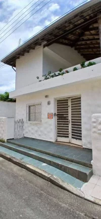 Imagem Sobrado com 4 dormitórios à venda, 180 m² por R$ 480.000,00 - Massaguaçu - Caraguatatuba/SP