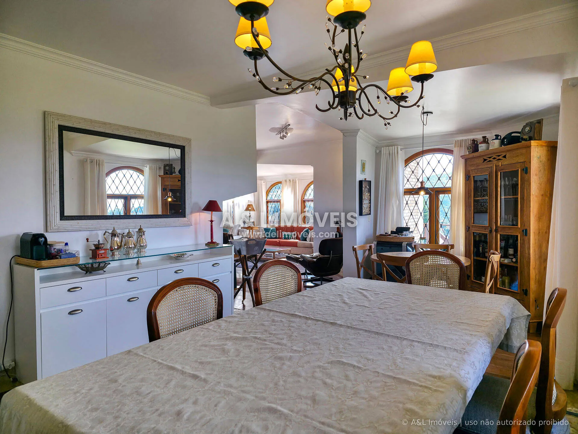 Imagem Casa no Saint Patrick em Campos do Jordão | 4 suítes, 348,50 m²