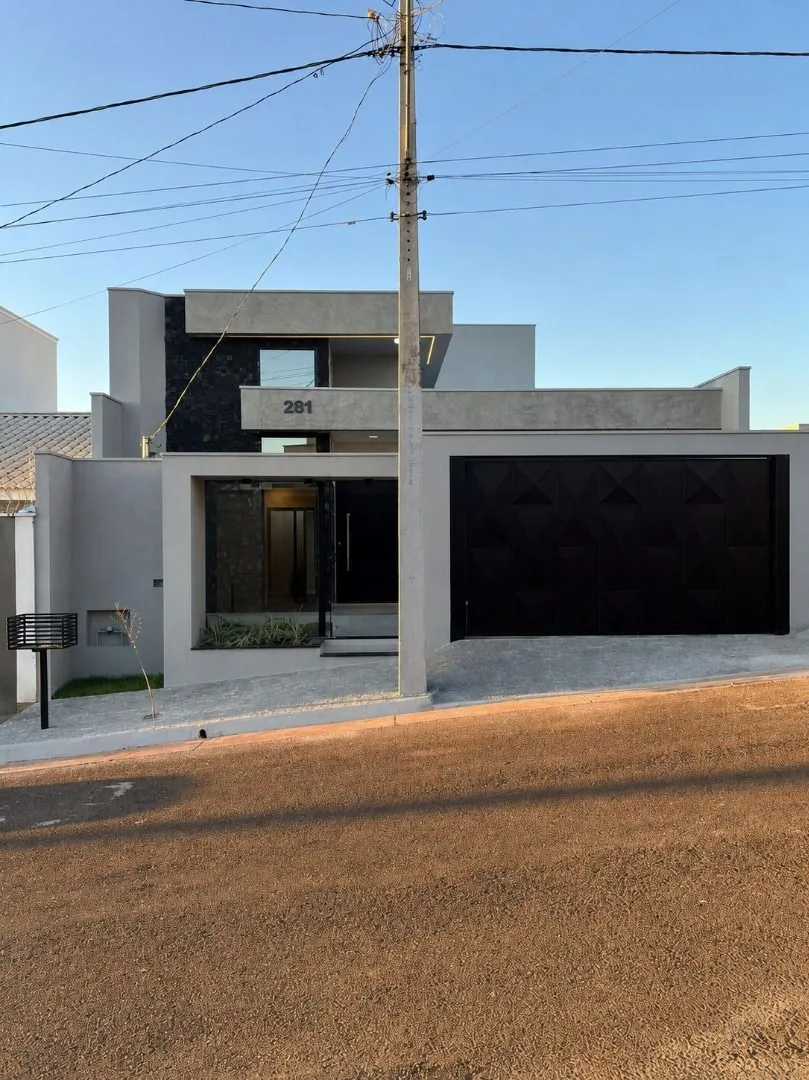 Foto do imóvel Casa com 3 dormitórios à venda, 146 m² por R$ 740.000,00 - Afonso Queiroz - Patos de Minas/MG