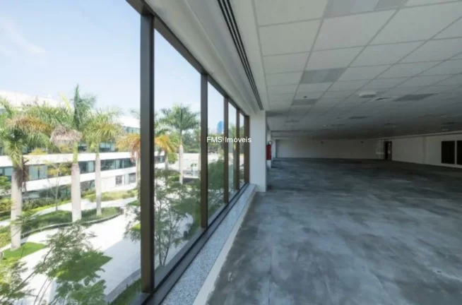 Imagem Conjunto comercial com 682m² para locação na Vila Leopoldina.
