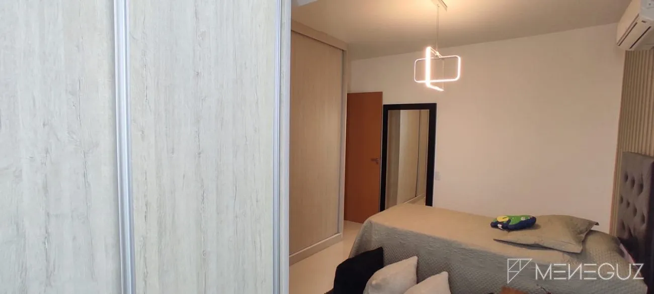 Imagem Exuberante apartamento de 3 quartos, elegantemente mobiliado, oferecendo conforto e sofisticação
