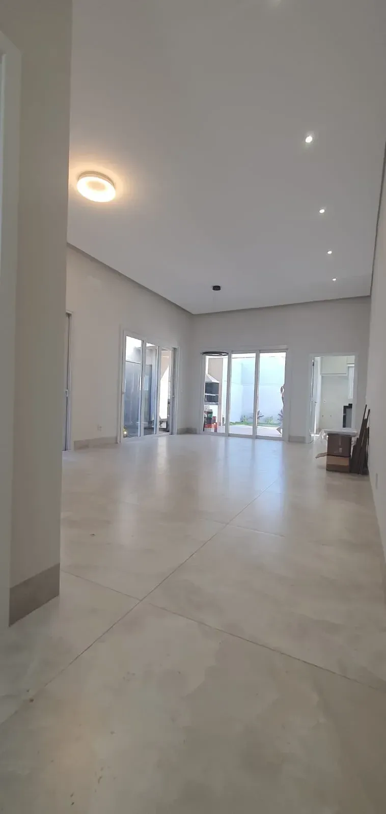 Imagem Imóvel Espetacular à Venda em Araraquara-SP: Casa de Luxo no Condomínio Buona Vita, 3 Suítes e 4 Vagas de Garagem.
