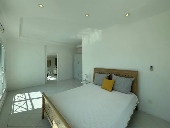 Imagem Casa cinematográfica em Condomínio Náutico