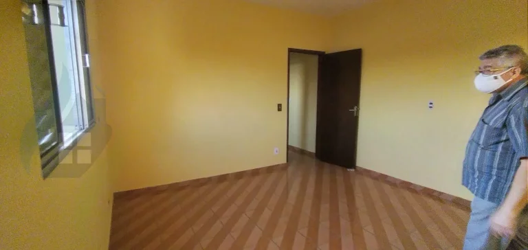 Imagem Casa de 2 dormitórios, 2 banheiros, 2 vagas, com 189m² em Taboão, São Bernardo do Campo