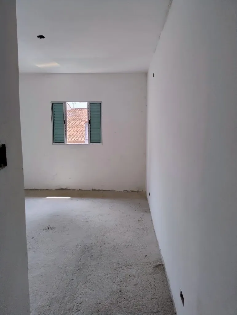 Imagem Sobrado de Luxo à Venda em Santo André-SP no Bairro Jardim Las Vegas: 3 Quartos, 1 Suíte, 3 Banheiros, 2 Vagas, 185 m².