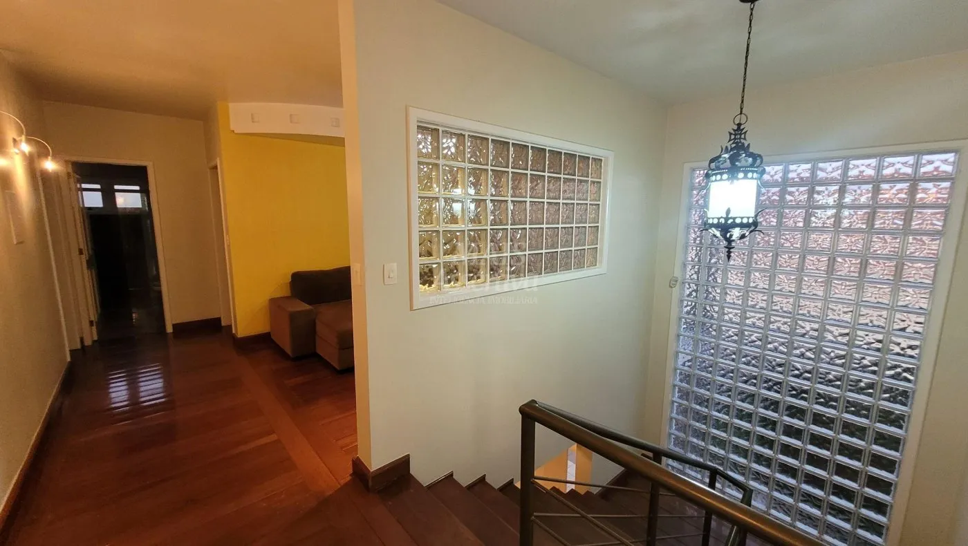 Imagem Excelente Casa de esquina para Venda com 389 m² em São Leopoldo