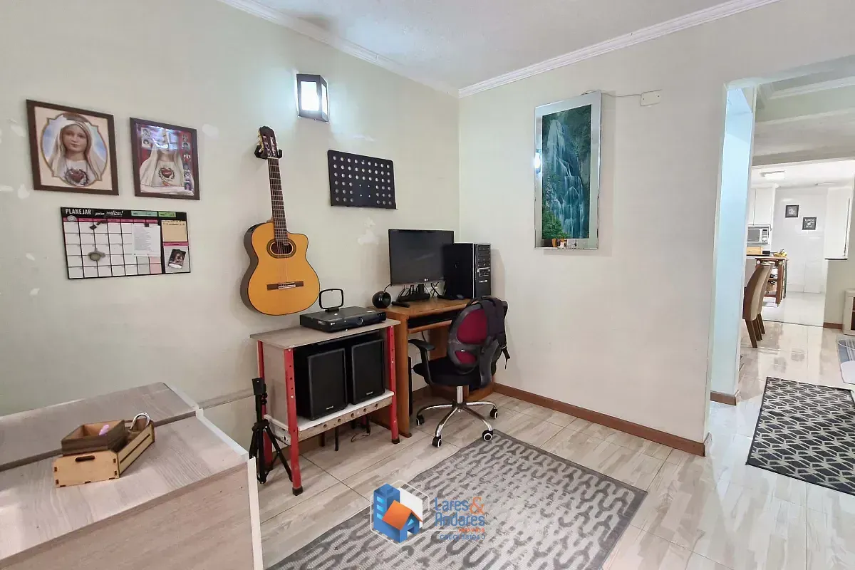 Imagem Sobrado para venda em Jaçanã com 4 quartos, sendo 1 suíte, 142m²