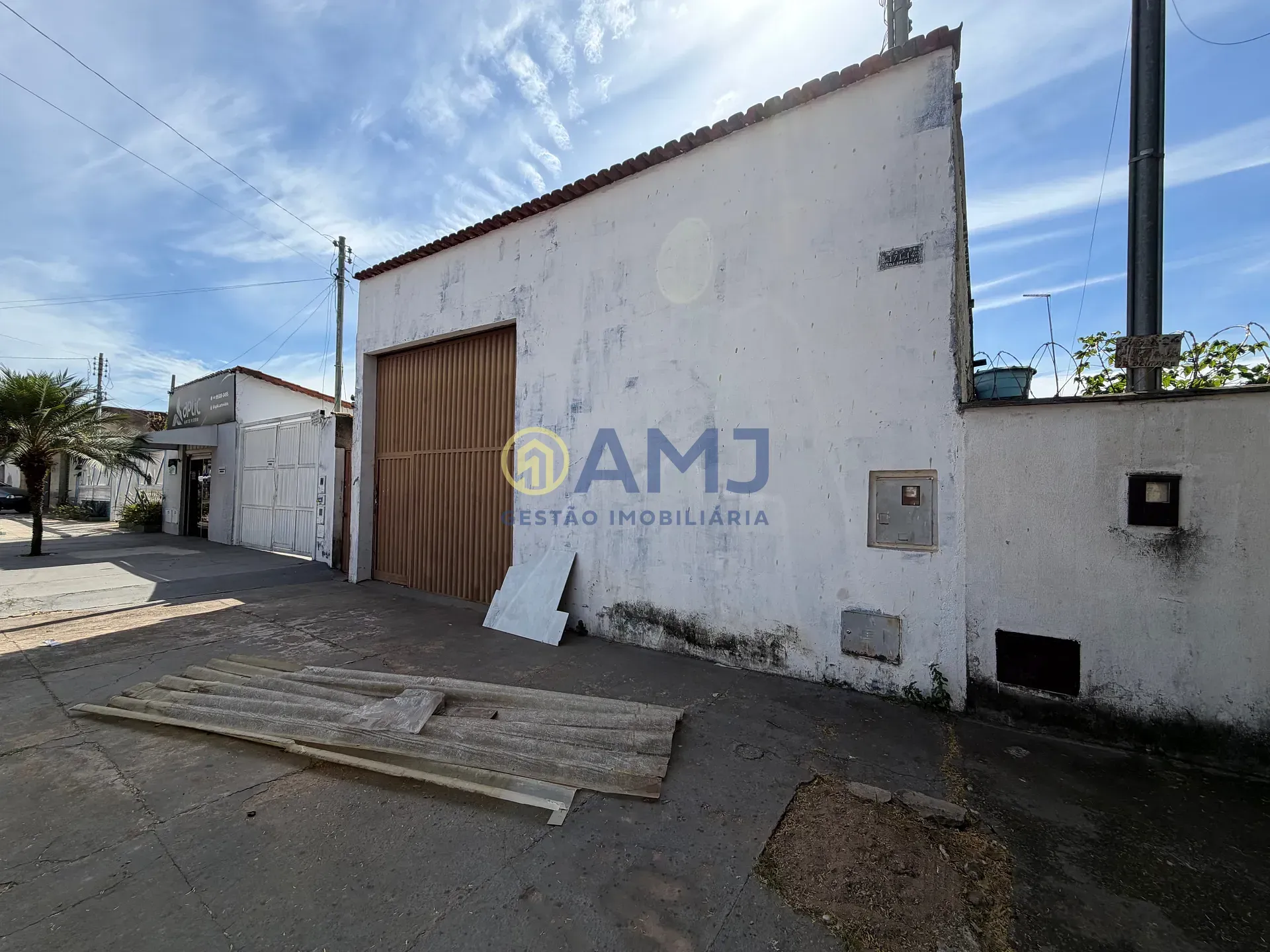 Imagem GALPÃO À VENDA EM APARECIDA DE GOIÂNIA - EXCELENTE LOCALIZAÇÃO COMERCIAL