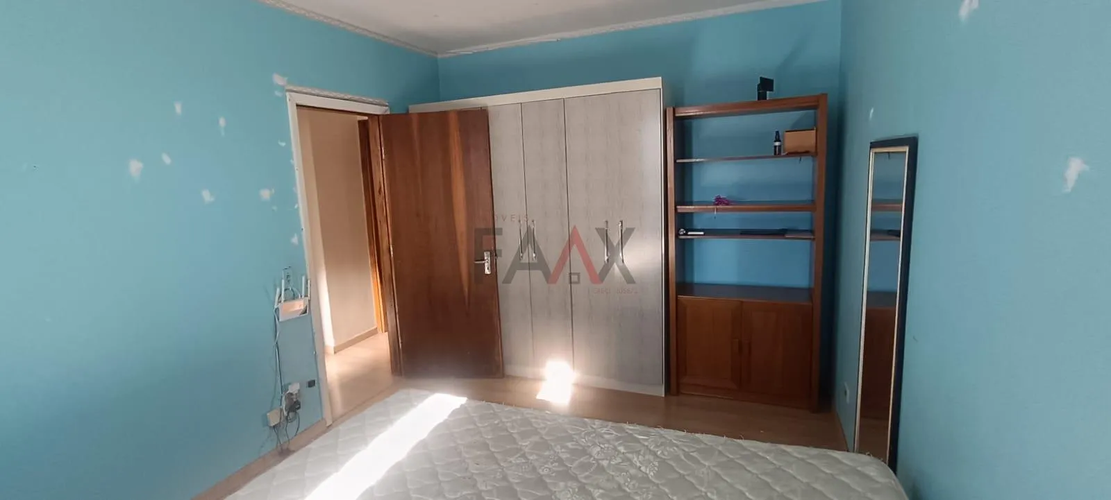 Imagem Apartamento Amplo de 144m² com 3 Quartos à Venda no Edifício Mãe Cinda