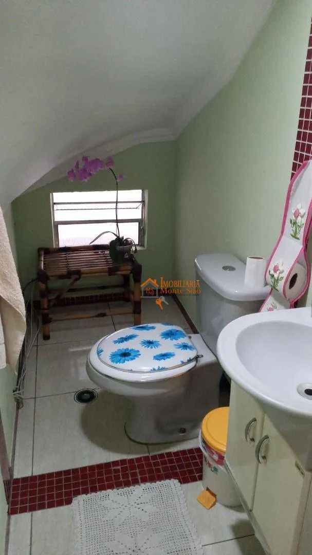 Imagem Sobrado com 5 dormitórios à venda, 300 m² por R$ 650.000,00 - Jardim Silvia - Guarulhos/SP