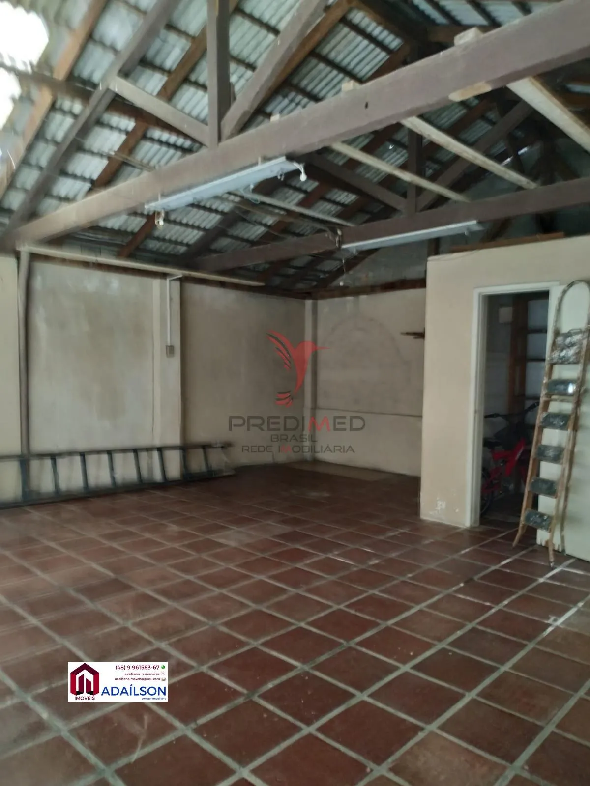 Imagem Casa em Florianópolis com 4 Quartos e 2 banheiros à Venda, 141 m² por R$ 1.490.000