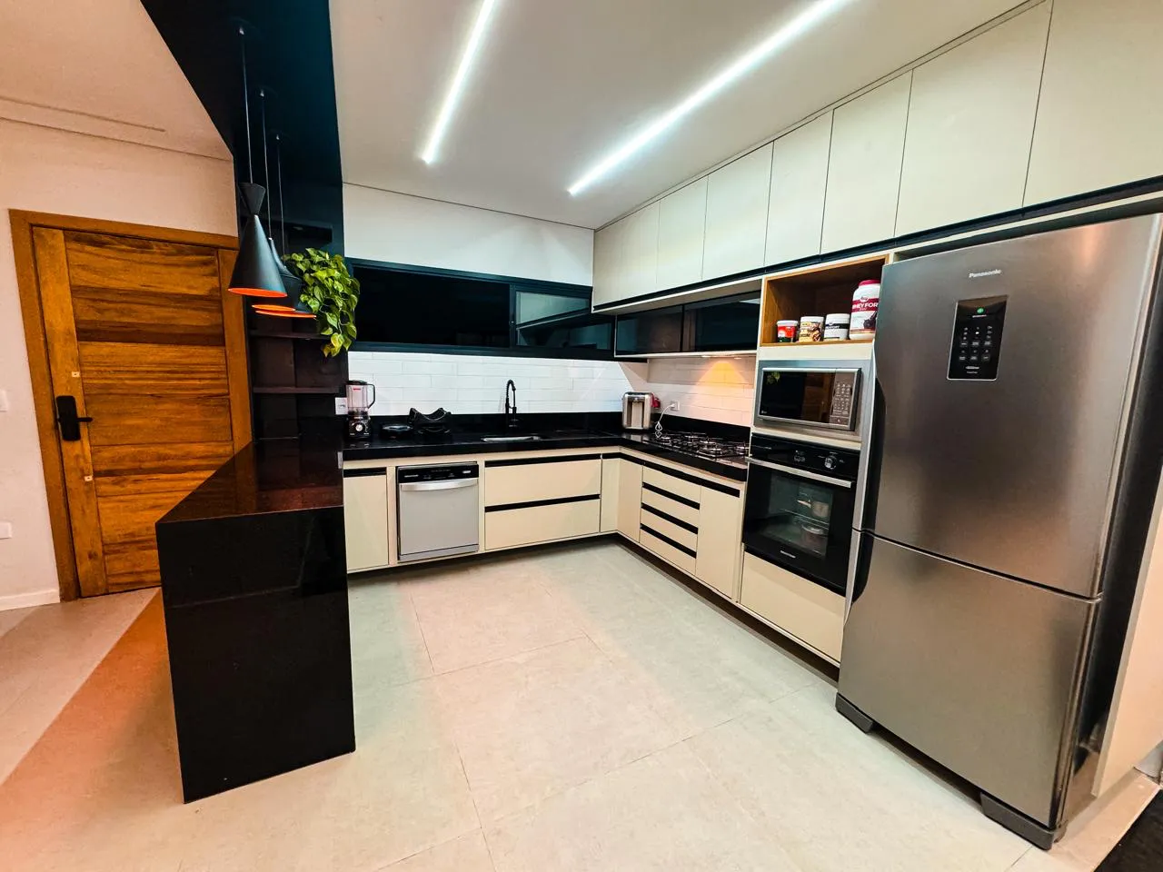 Imagem Sobrado com 3 Quartos à Venda, 100 m² em Cidade Jardim - Caraguatatuba