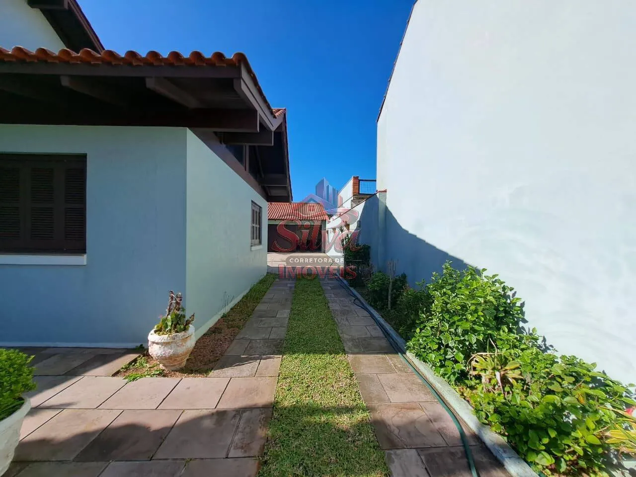 Imagem Casa alto padrão 5 dormitórios com quiosque a 300m do mar