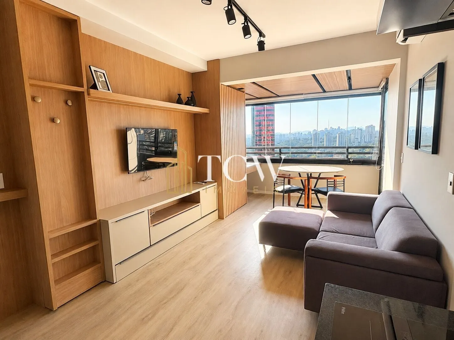 Foto do imóvel Apartamento Mobiliado para Locação em Pinheiros | 1 Dormitório | 42 m² | 1 Vaga | São Paulo/SP em Avenida Pedroso de Morais