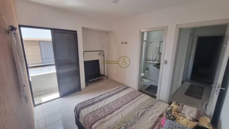 Imagem Cobertura, apenas 500 metros da praia, com vista da praia e do morro