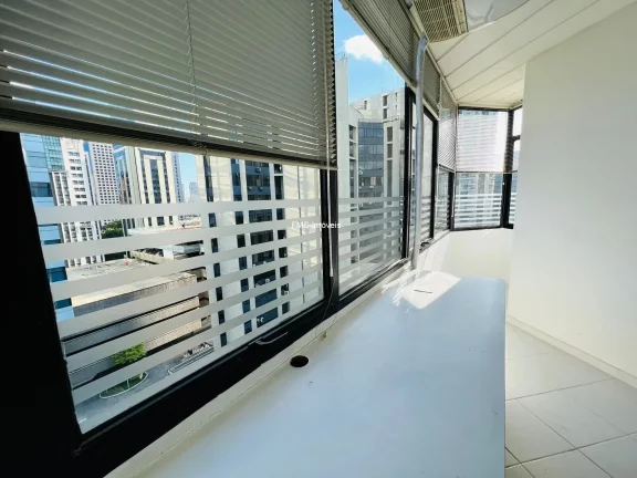 Imagem Conjunto comercial com 220m² para locação próximo a Berrini.