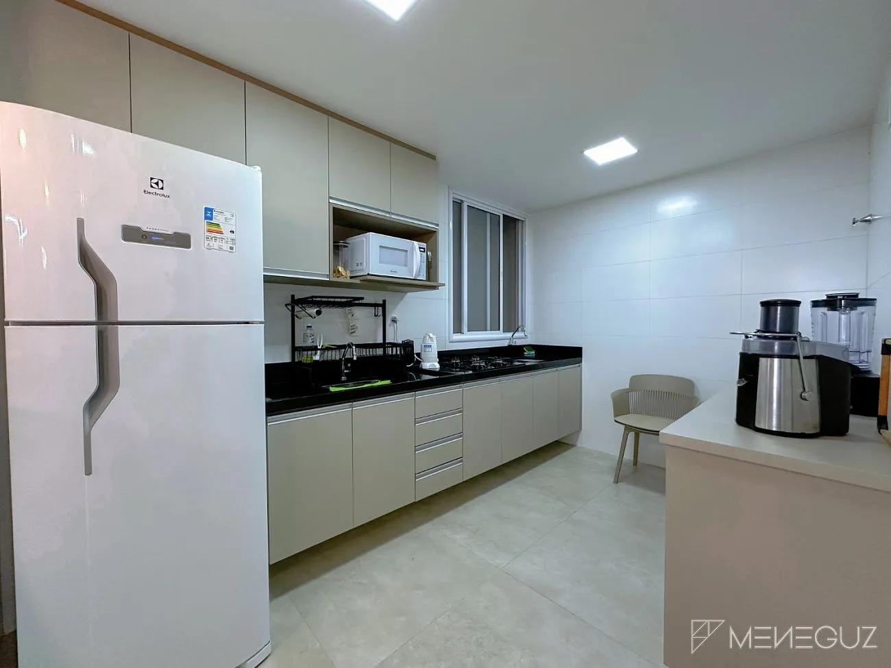 Imagem Apartamento 2 quartos a venda totalmente mobiliado e decorado na Praia do Morro