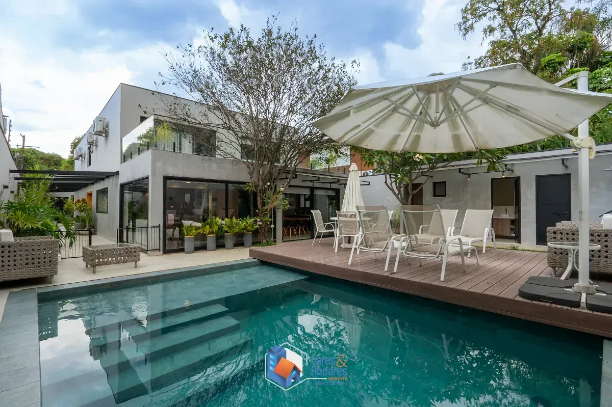 Foto do imóvel Casa para venda em Alto de Pinheiros com 4 quartos, sendo 4 suítes, 344m² em Rua Alberto Faria